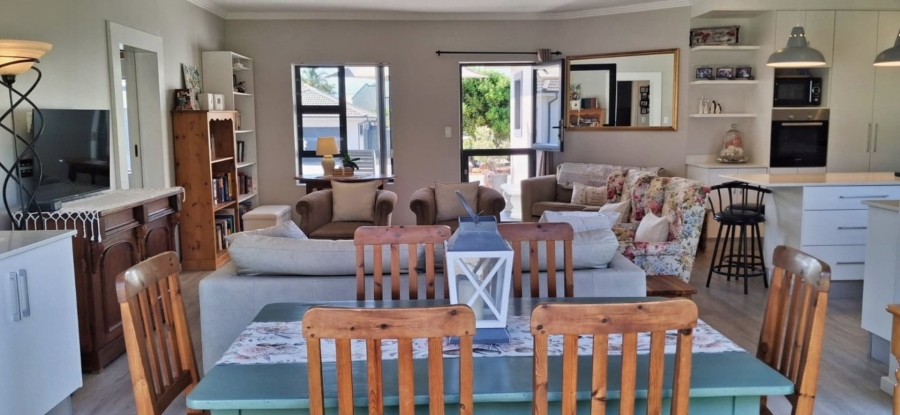 2 Bedroom Property for Sale in Voorbaai Western Cape